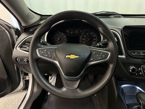 Used 2022 Chevrolet Malibu LT image 13