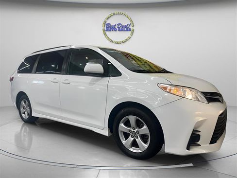 Used 2019 Toyota Sienna LE FWD image 15
