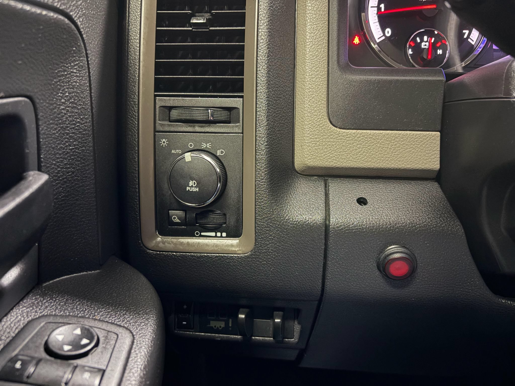 Used 2012 RAM 1500 Express AWD/4WD image 14