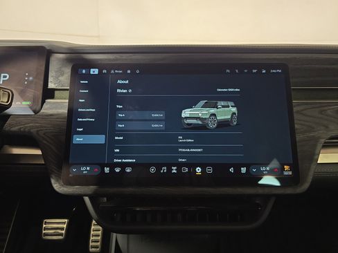 Used 2022 Rivian R1S Launch Edition image 29