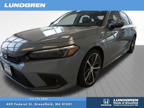 Used 2024 Honda Civic Touring image 3