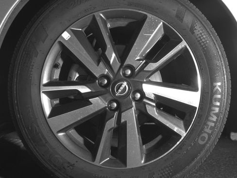 Used 2025 Nissan Versa SV FWD image 12