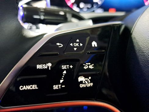 Used 2024 Mercedes-Benz E 350 4MATIC Sedan image 19