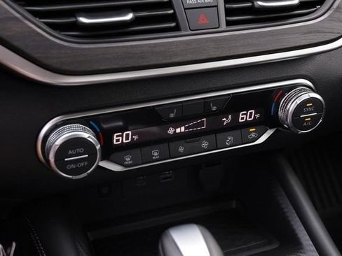 Certified 2025 Nissan Altima 2.5 SV w/ SV Premium Package FWD image 19
