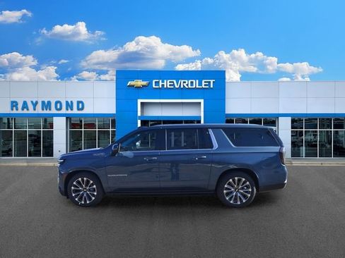 New 2026 Chevrolet Suburban High Country AWD/4WD image 7