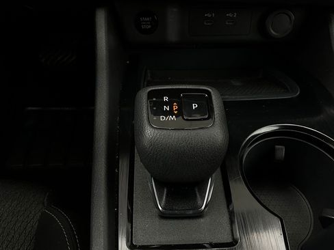 Used 2025 Nissan Rogue SV image 25