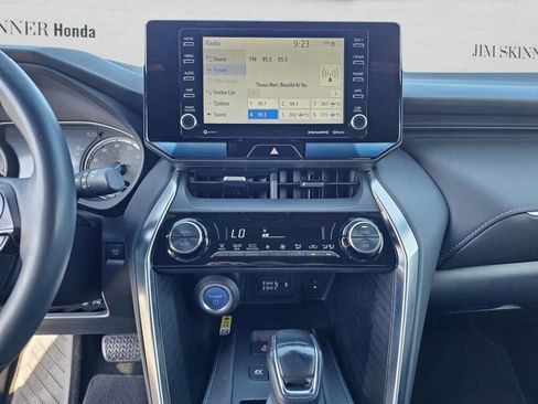 Used 2021 Toyota Venza XLE w/ Softex Package image 28