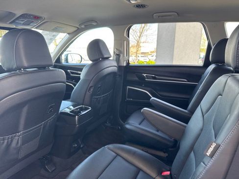 Used 2023 Kia Telluride S image 8