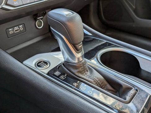 Used 2024 Nissan Altima 2.5 SV image 11