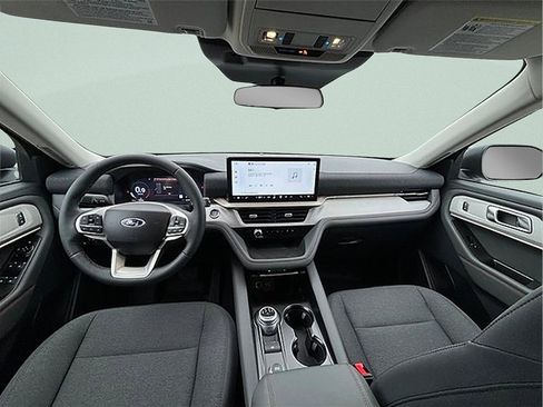 Used 2025 Ford Explorer Active image 16
