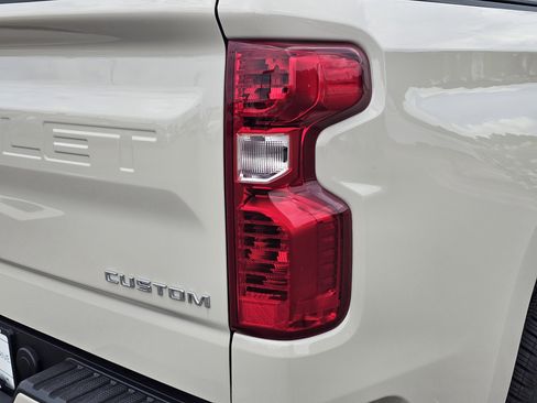 Used 2026 Chevrolet Silverado 1500 Custom RWD image 10