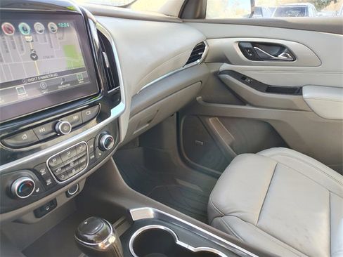 Used 2018 Chevrolet Traverse LT image 30