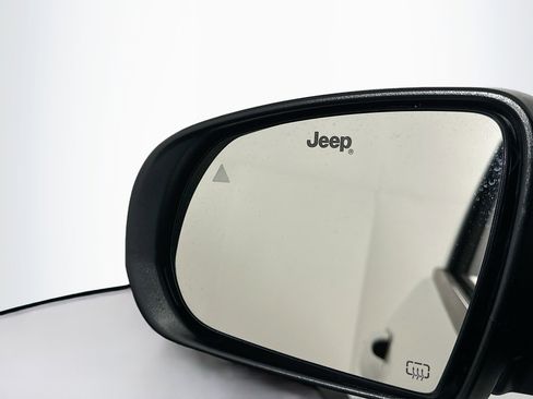 Used 2025 Jeep Compass Limited image 16