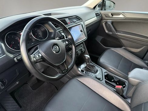 Used 2018 Volkswagen Tiguan SEL AWD/4WD image 15