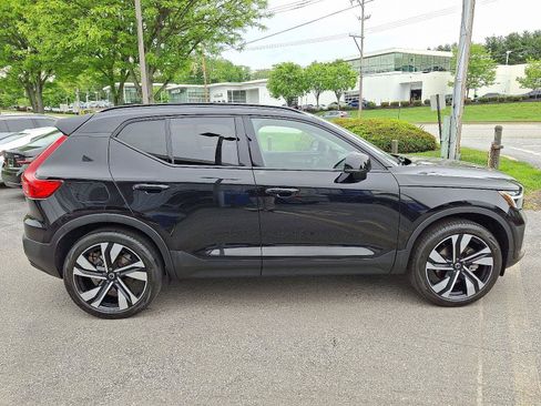 Used 2023 Volvo XC40 B5 Plus w/ Protection Package Premier AWD/4WD image 7