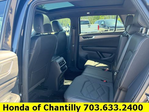Used 2024 Volkswagen Atlas Cross Sport SE AWD/4WD image 26