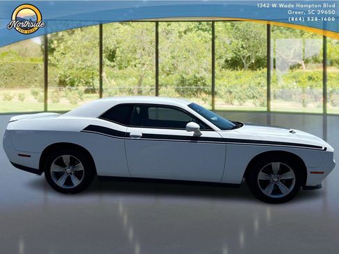 Used 2015 Dodge Challenger SXT RWD image 20