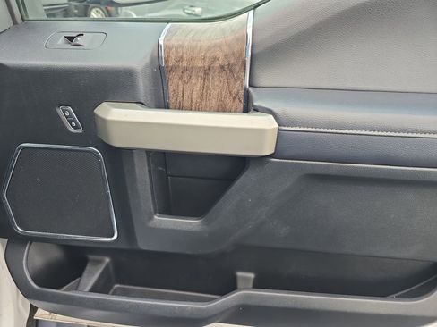 Used 2018 Ford F250 Lariat w/ Lariat Ultimate Package image 10