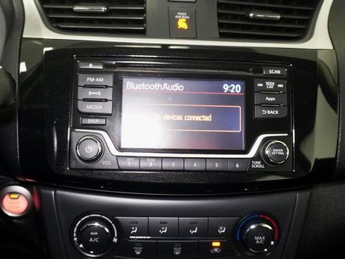 Used 2016 Nissan Sentra SV w/ Style Package image 15