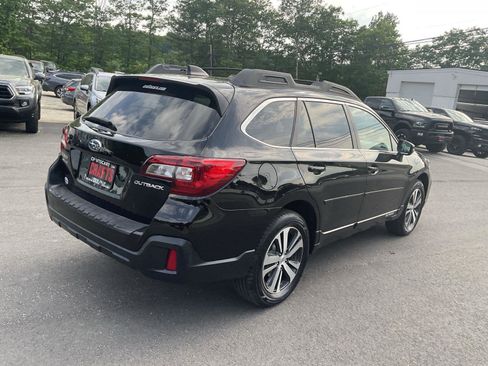 Used 2019 Subaru Outback 2.5i Limited AWD/4WD image 5