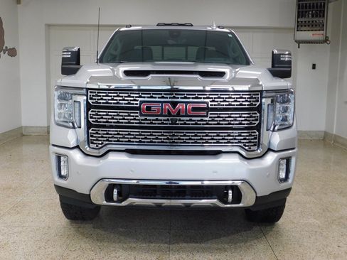 Used 2022 GMC Sierra 3500 Denali w/ Technology Package image 3