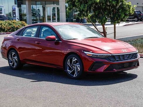 New 2026 Hyundai Elantra Limited FWD image 6