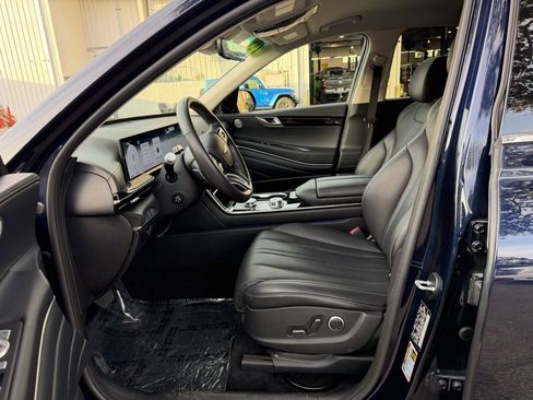 Used 2025 Genesis GV80 2.5T Standard image 14