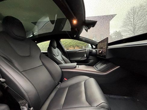 Used 2022 Tesla Model S AWD image 30