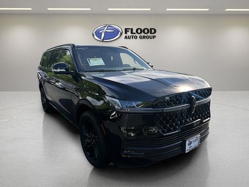 New 2026 Lincoln Navigator L Reserve w/ Jet Appearance Package AWD/4WD image 1