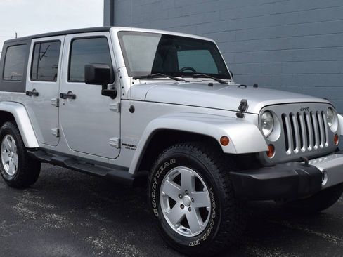Used 2010 Jeep Wrangler Unlimited Sahara w/ Trailer Tow Group AWD/4WD image 19