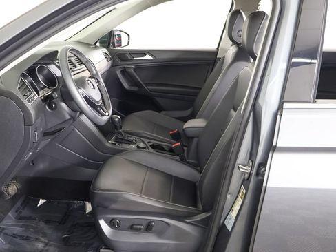 Used 2021 Volkswagen Tiguan SE AWD/4WD image 30