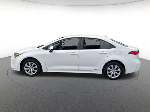Used 2024 Toyota Corolla LE AWD/4WD image 8