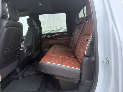 New 2026 GMC Sierra 3500 Denali Ultimate w/ LPO, Black Badging Package AWD/4WD image 12