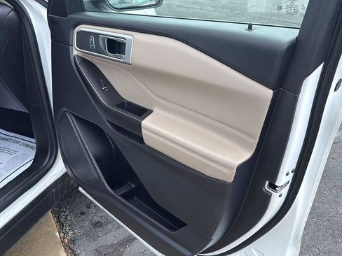 Used 2020 Ford Explorer XLT w/ Equipment Group 202A AWD/4WD image 10
