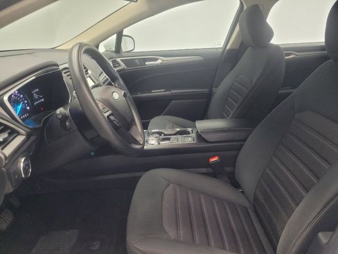 Used 2020 Ford Fusion SE FWD image 17