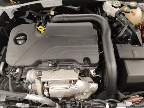 Used 2025 Chevrolet Malibu LS FWD image 30