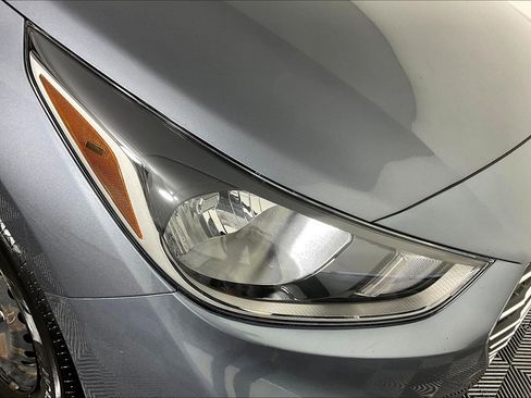 Used 2019 Hyundai Accent SE FWD image 29