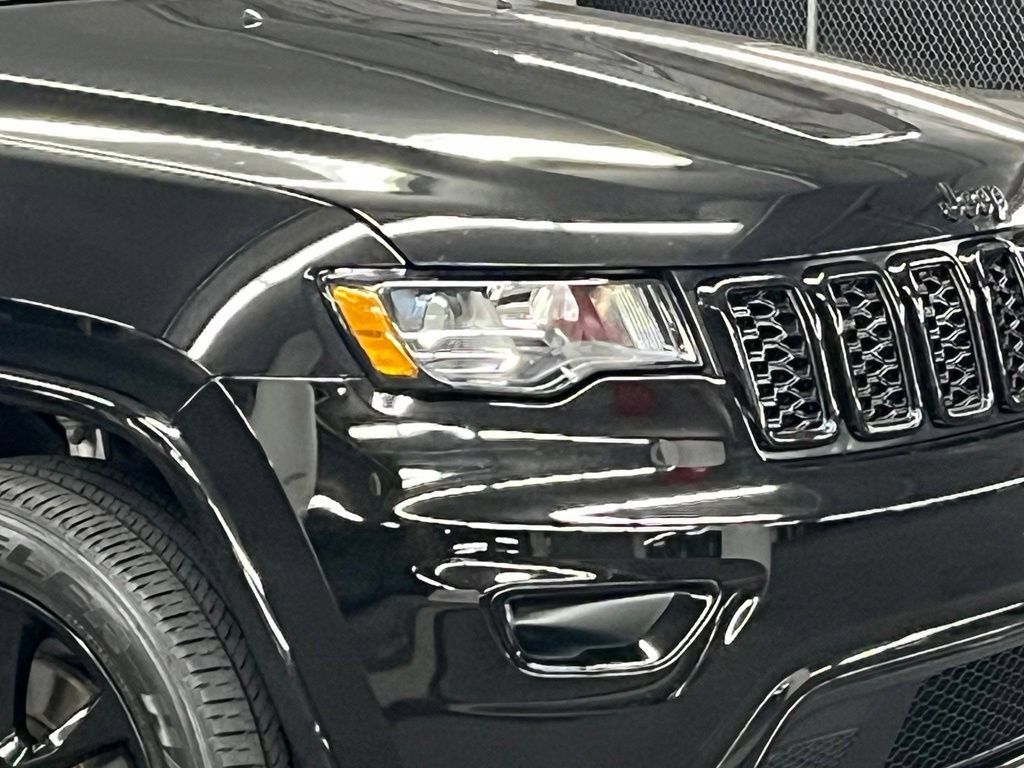 Used 2021 Jeep Grand Cherokee Laredo X AWD/4WD image 39