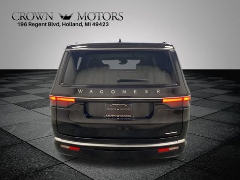 Used 2024 Jeep Wagoneer Series III w/ Premium Group I AWD/4WD image 5