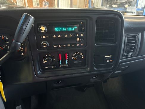 Used 2003 Chevrolet Silverado 1500 W/T w/ Exterior Appearance Pkg image 7