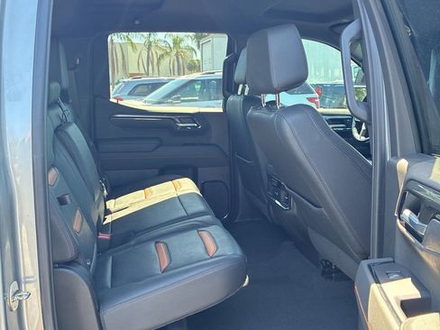 Used 2023 GMC Sierra 1500 AT4 w/ Technology Package AWD/4WD image 23