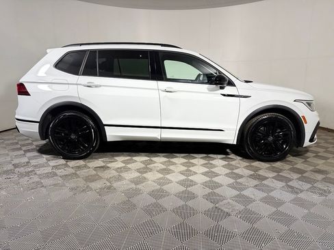 Used 2022 Volkswagen Tiguan SE R-Line AWD/4WD image 8