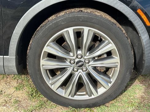 Used 2017 Lincoln MKX Reserve w/ Luxury Package AWD/4WD image 11
