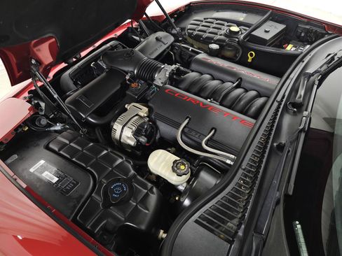 Used 1998 Chevrolet Corvette Convertible w/ Memory Pkg RWD image 3