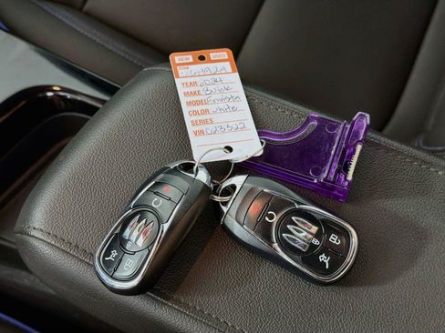 Used 2024 Buick Envista Sport Touring w/ Convenience I Package FWD image 4