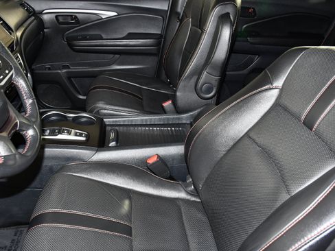 Certified 2023 Honda Passport TrailSport image 39