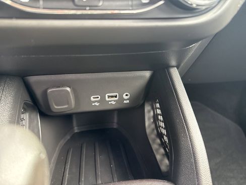 Used 2023 Chevrolet TrailBlazer LT w/ Convenience Package image 27