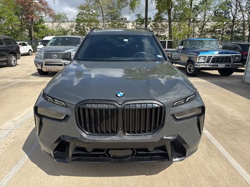 Used 2024 BMW X7 xDrive40i w/ M Sport Package image 2