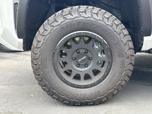 Used 2025 Toyota 4Runner TRD Off-Road Premium image 7