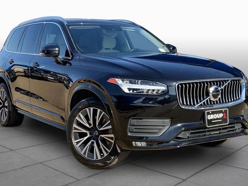 Used 2020 Volvo XC90 T5 Momentum w/ Protection Package Premier FWD image 3